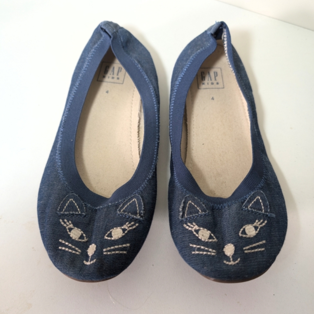 5/$25...Size 4 Girls Kitty Cat design by The Gap - Like New
